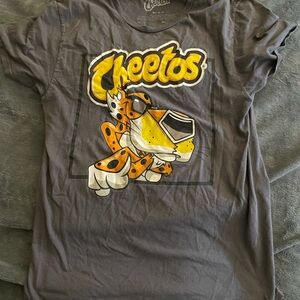 Unisex Gray Graphic Cheetos Tee Size Medium